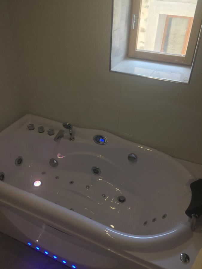 Chambres D'Hotes La Voute Volonne ภายนอก รูปภาพ